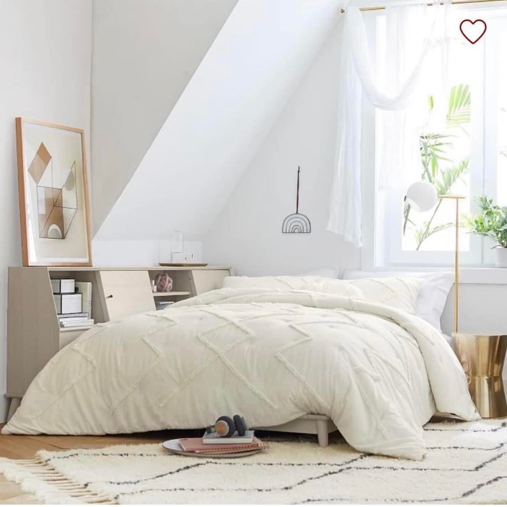 PBTEEN twin duvet cover and matching sham Like New